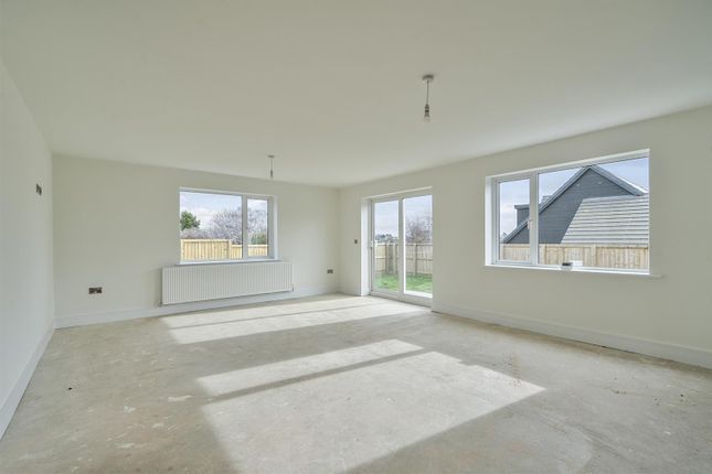 35, Comeytrowe Lane, Taunton photo 4