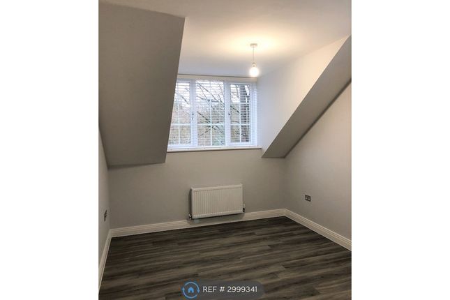 Flat, Sycamore Court Crawley Green Road, Luton photo 2