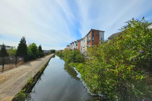 57, Lock Keepers Way, Stoke-on-Trent photo 4