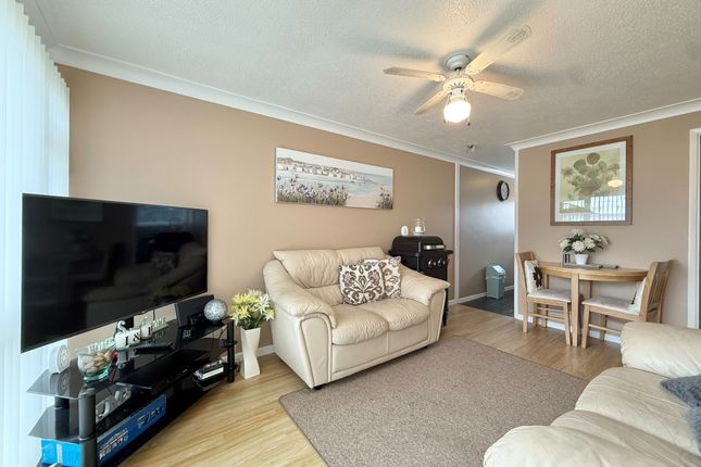 16 Bermuda Chalet Park,, Newport Road, Great Yarmouth photo 3