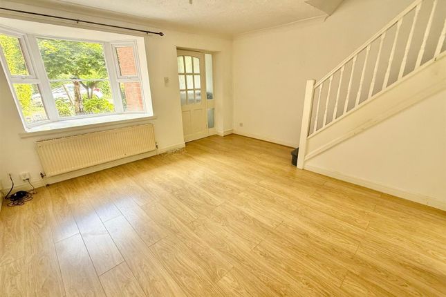 5, Sutton Close, Macclesfield photo 2