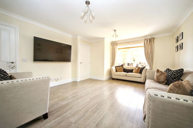 1b Cambridge Road, Wigan photo 2