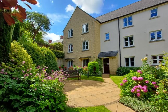 27, Norton Green Court, The Green, Chipping Norton photo 4