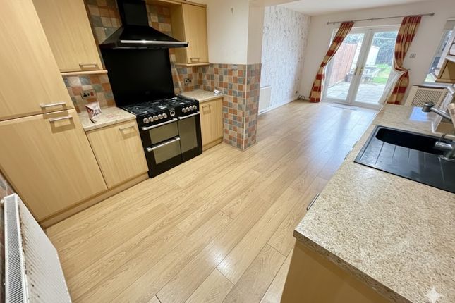 16 Maulden Close, Luton, Bedfordshire photo 2
