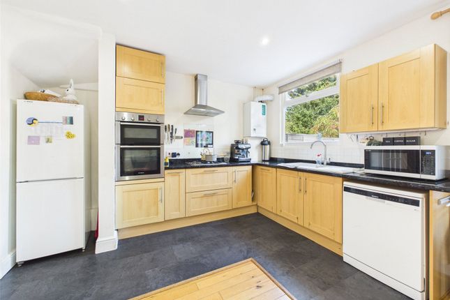 5, Larches Avenue, London photo 4