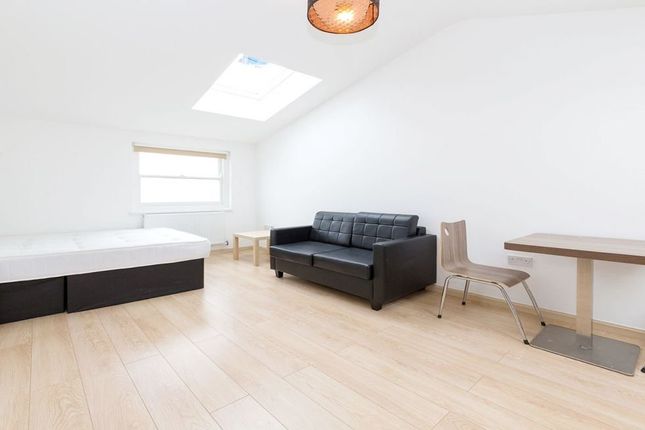 Thumbnail Studio to rent in Blomfield Road, London