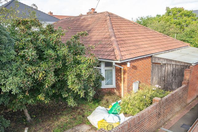 2-bed bungalow on 52, Brokenford Lane, Southampton, £275,000