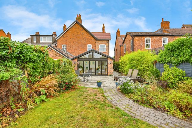 35, Cherry Orchard, Lichfield photo 2