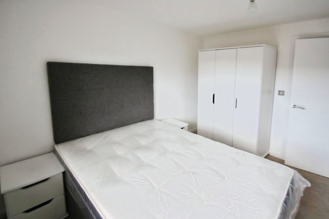 27, North Crescent, Leeds photo 5