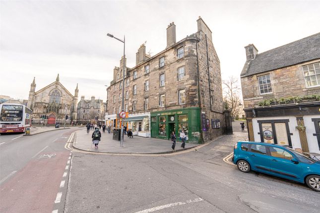 Flat for sale in Greyfriars Place, Edinburgh