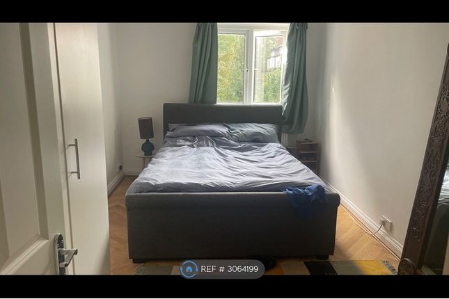 Flat, Highview Crouch Hill, London photo 2