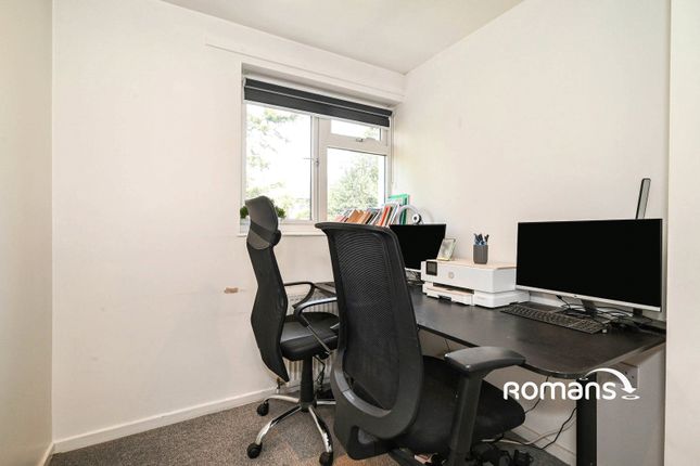 71, Calfridus Way, Berkshire photo 4