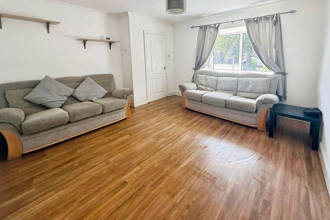 16 Gowy Close, Stoke-On-Trent photo 3