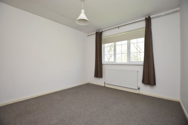 44, Oakdene Drive, West Yorkshire photo 4