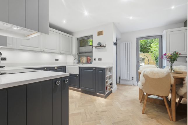 19 West Gardens, Wapping, E1W, London photo 4