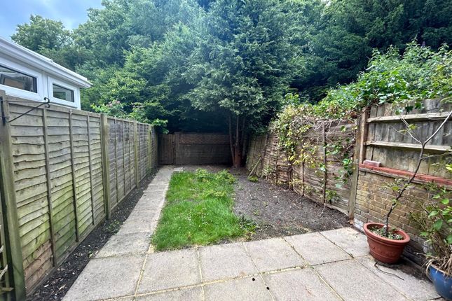 33, Cross Gates Close, Bracknell photo 4