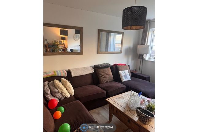 Thumbnail Room to rent in Arbus Crescent, London