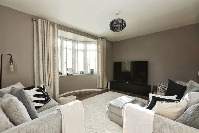 26, Clifton Crescent, SHEFFIELD photo 2
