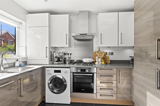 21, Bartlett Place, High Wycombe photo 4