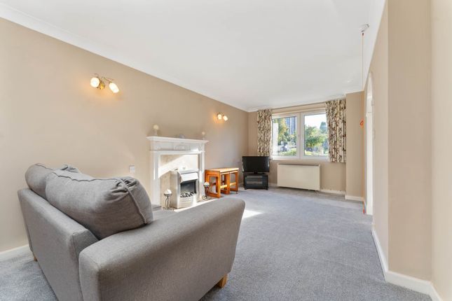 Elphinstone Court, Kilmacolm photo 2