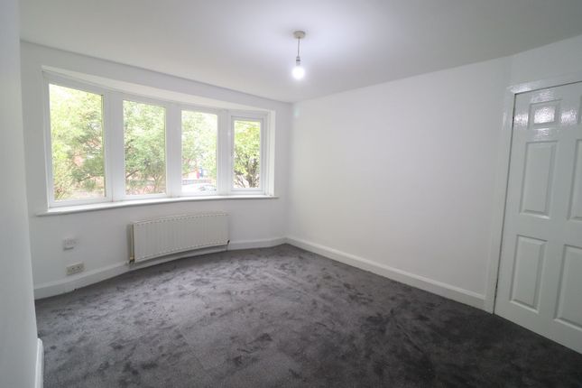 72 Shear Brow, Blackburn photo 2