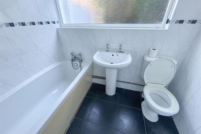 12, Bonham Close, Great Clacton photo 3