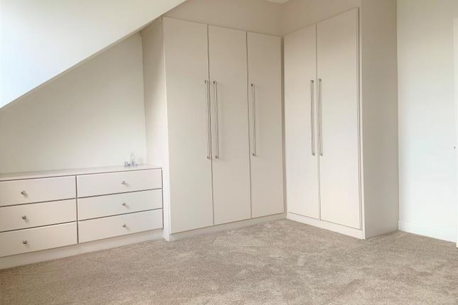 Flat 11, Dorcas Court, Camberley photo 3
