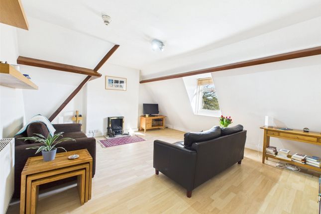 Flat 4, The Chantry, 2, Camp Hill Road, Worcestershire photo 2