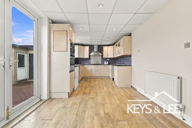 Bower Close, Romford photo 4