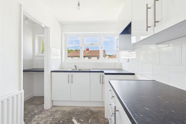 63, Sherrin Way, BRISTOL photo 3