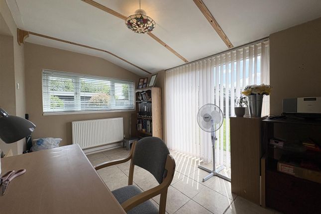 24, Linden Close, Bridgwater photo 4