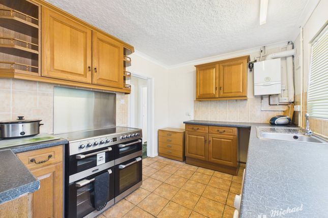 10 Home Close, Aylesbury photo 3
