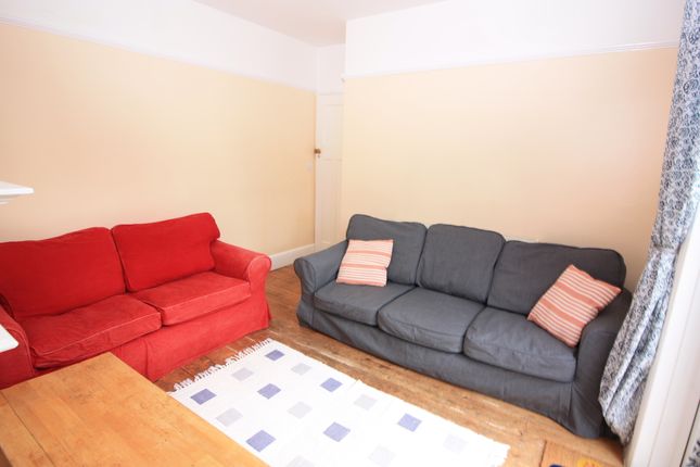 14, Lucas Avenue, Exeter photo 3