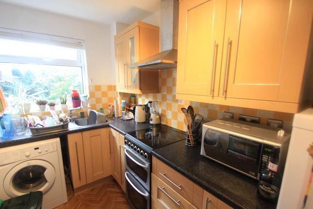 Flat to rent in Bainton Mead, Woking