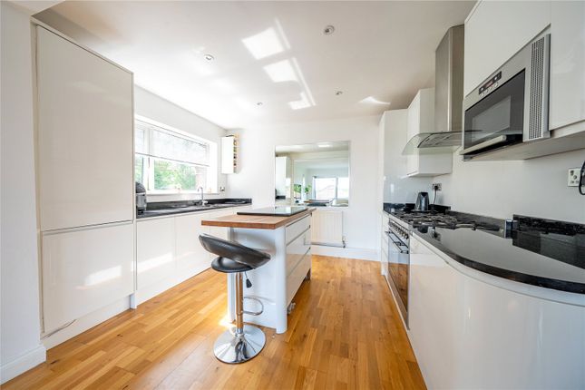 Flat 3, 28, Sandhill Mount, West Yorkshire photo 2
