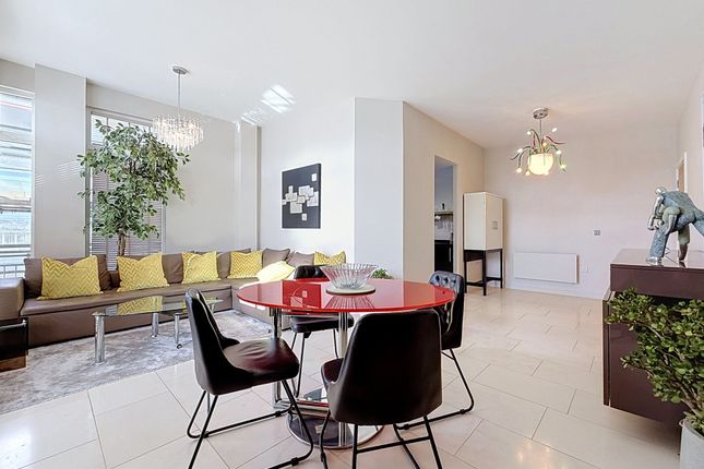 3-bed flat on 351 Cambria Victoria Wharf Watkiss Way, Cardiff, £3,000/mo