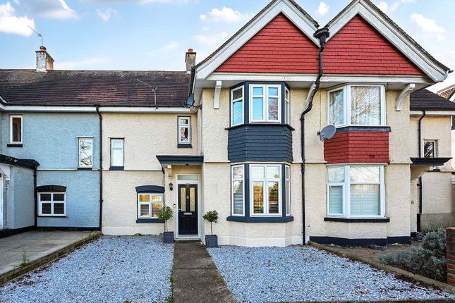 3-bed house on 5, Field View, Feltham, £500,000