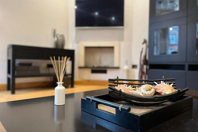 1-bed flat on 55a Essendine Mansions, Maida Vale, London, W9 2LZ., LONDON, £4,550/mo
