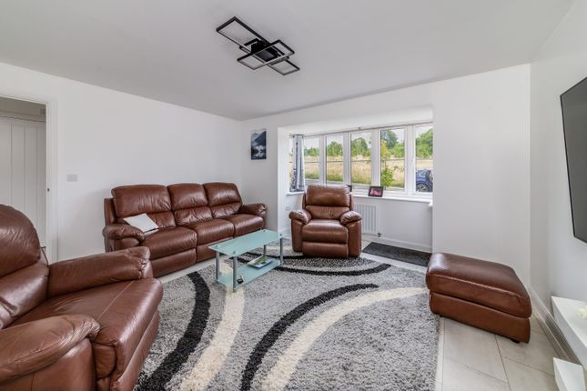 10, Longdon Crescent, Banbury photo 3