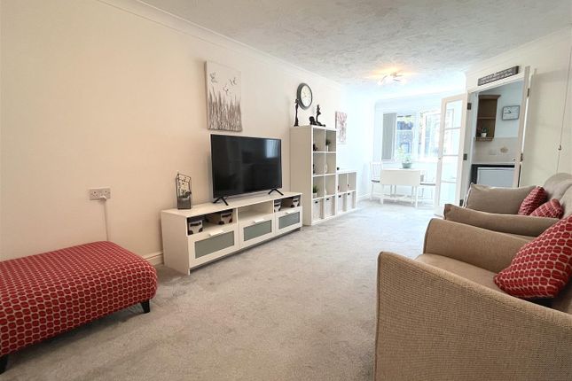 34 Waters Edge Court, 1, Wharfside Close, Erith photo 2