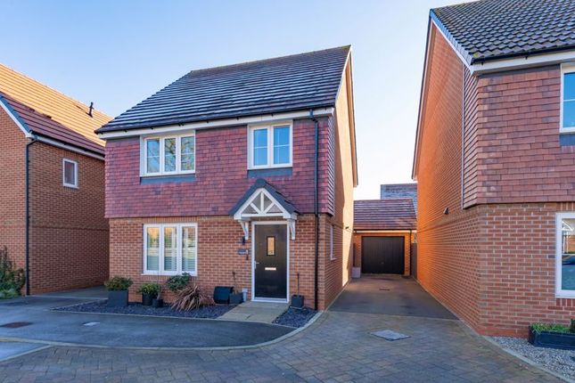 Thumbnail Detached house for sale in Wintergreen Close, Didcot