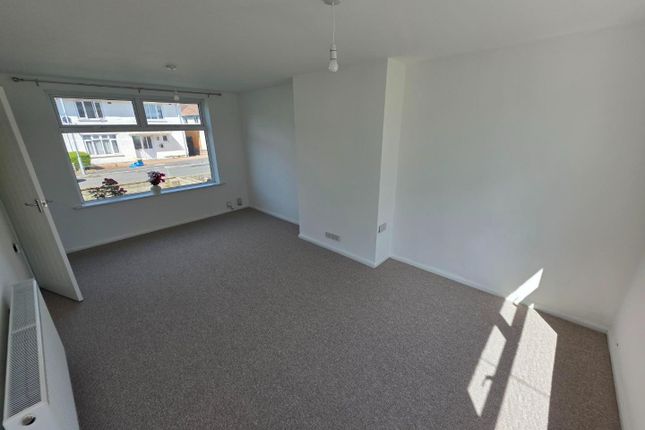 37, Willow Close, Penarth photo 4