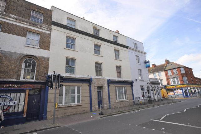Flat to rent in High Street, Herne Bay