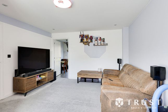 4 Bradfield Avenue, Leeds photo 4