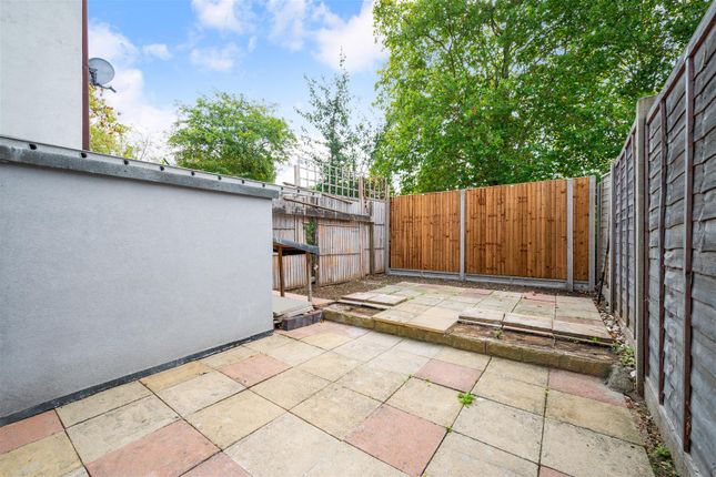 6, George Square, Merton Park photo 4