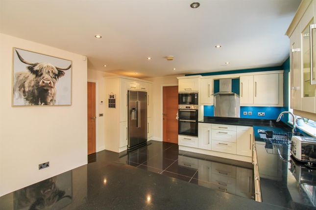 5, Cross Park Street, Dewsbury photo 4