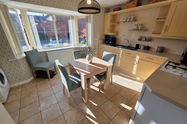 3 Wilby Carr Gardens, Doncaster photo 2