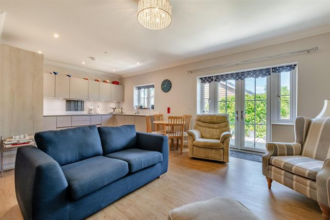 24, Genn Park, Maidstone photo 3