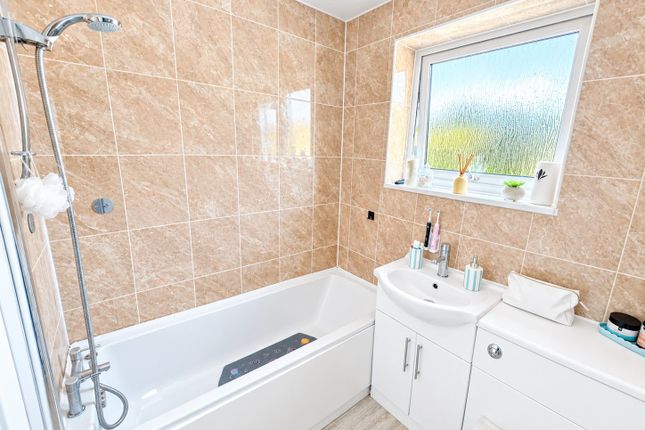 102, Washford Farm Road, Ashford photo 3