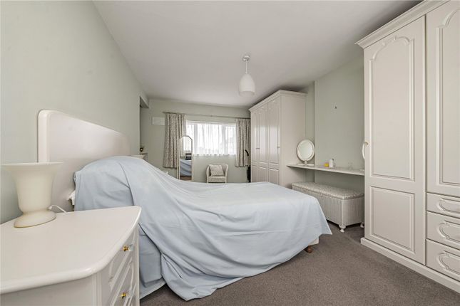 6, The Brambles, West Drayton photo 4